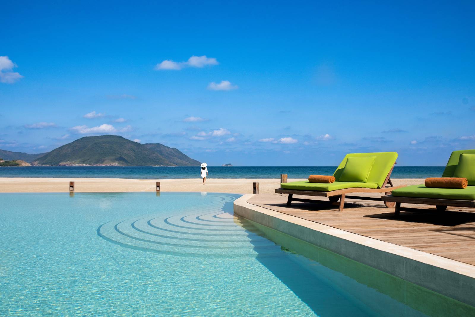 Six Senses Con Dao - Splash Bar and Infinity Pool