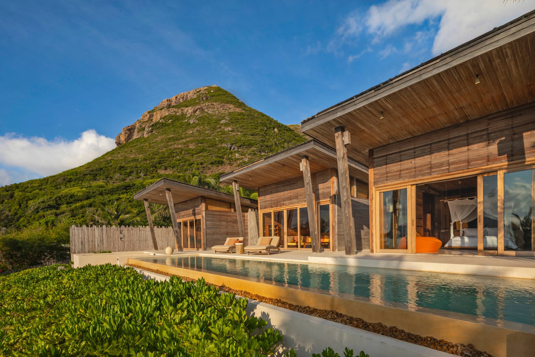 Biệt Thự Nhiều Phòng Ngủ | Resort Biển Cao Cấp Six Senses